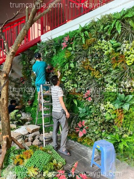 thi công tường cây giả